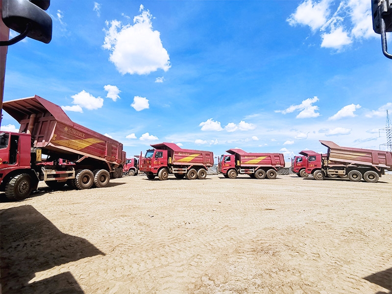 La révision de camions miniers de 70 tonnes dans la zone minière de SHANGALOWE en République démocratique du Congo