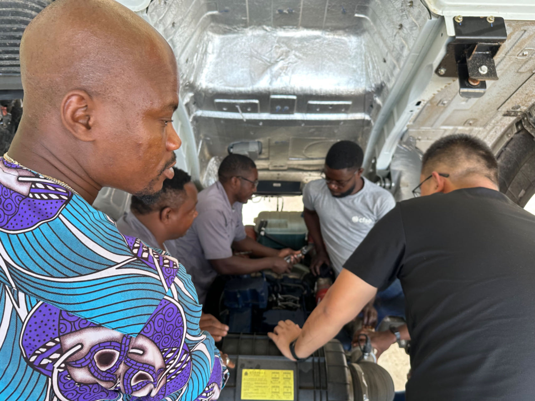 On-site training for dealer CFAO MOTORS GABON after-sales team by SINOTRUK engineer