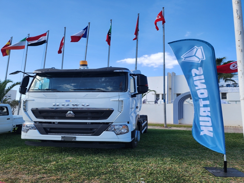 Sousse International Auto Show, SINOTRUK T7H 4X2 Tractor