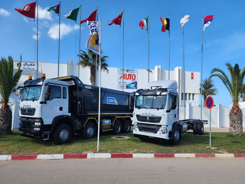 Salon international de l'auto de Sousse, camion à benne TX 8x4 SINOTRUK, châssis de chargement 4X2