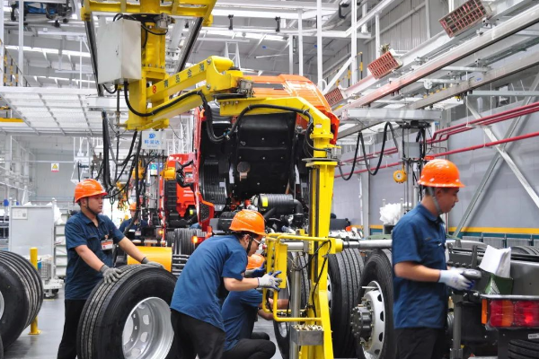 奋战二季度丨马力全开，跑出中国重汽“加速度”！